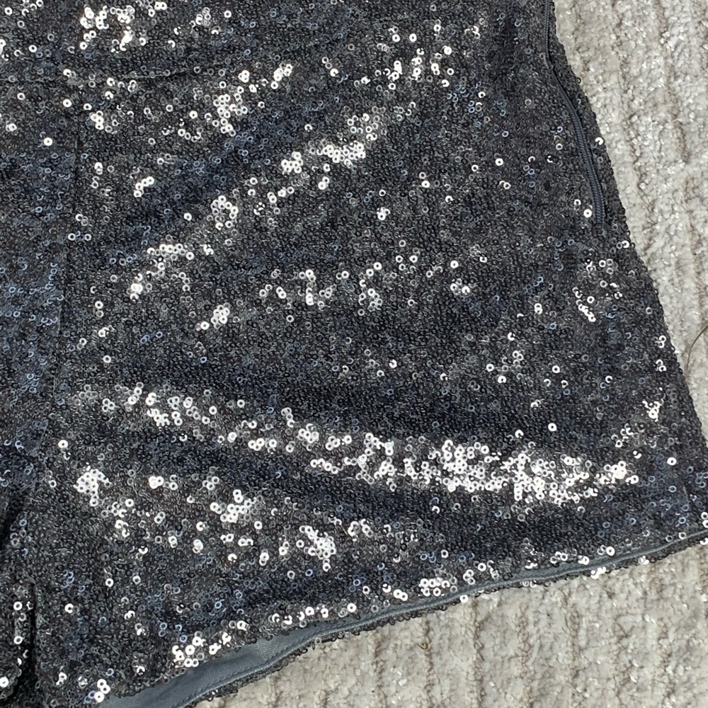 Vintage Y2K Forever 21 Silver Sequin Shorts Size Large‎ Side Zip Festival Rave - Picture 2 of 10